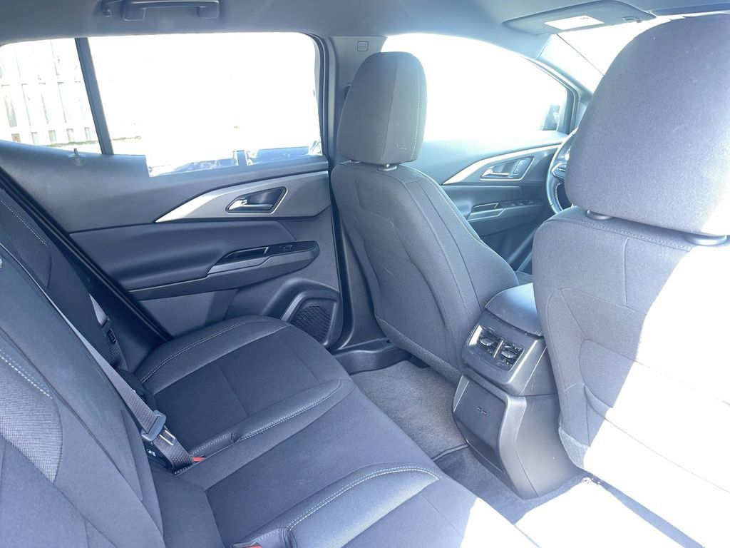 Used 2026 Chevrolet Equinox EV LT w/ Comfort Package AWD/4WD image 35
