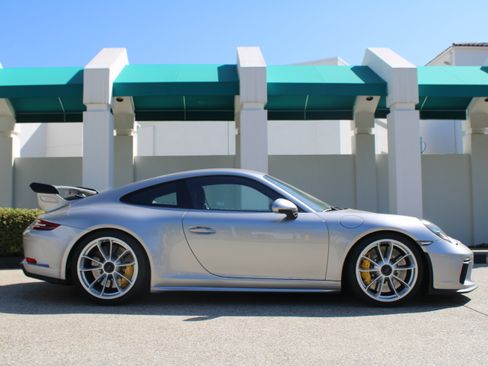 Used 2018 Porsche 911 GT3 RWD image 8