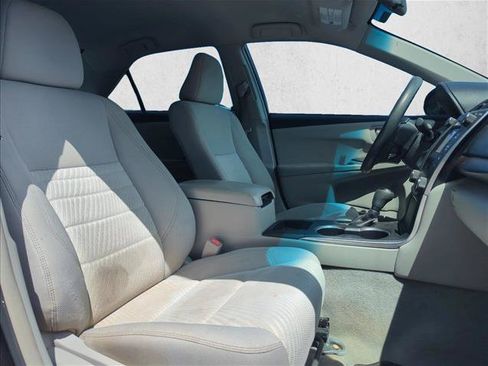 Used 2017 Toyota Camry LE FWD image 24
