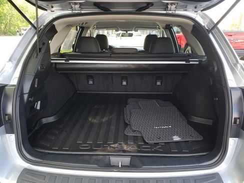 Used 2019 Subaru Outback 2.5i Limited AWD/4WD image 5
