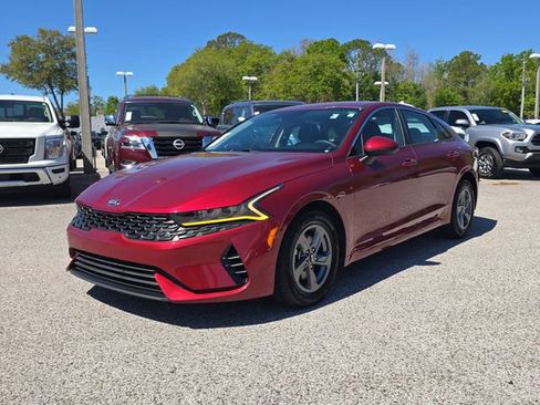 Used 2021 Kia K5 LX image 4