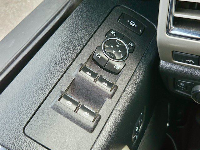 Used 2017 Ford F250 Lariat w/ Chrome Package AWD/4WD image 28