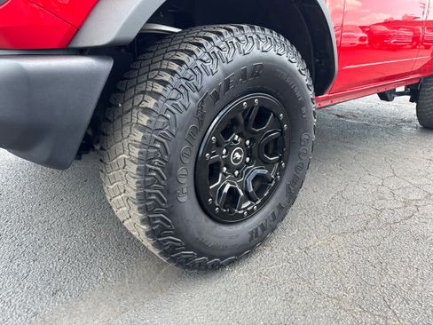 Used 2022 Ford Bronco Big Bend w/ Sasquatch Package AWD/4WD image 9