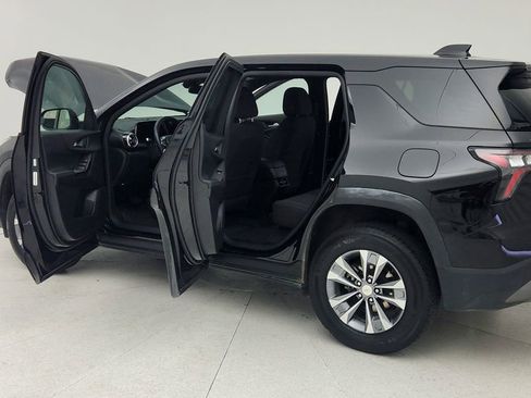 Used 2025 Chevrolet Equinox LT FWD image 12