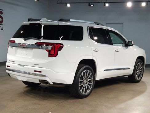 Used 2023 GMC Acadia Denali AWD/4WD image 7