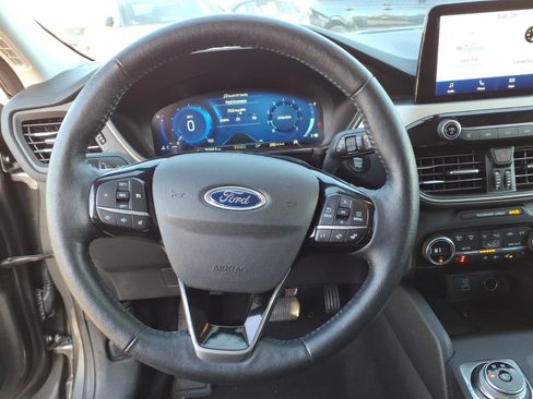 Used 2021 Ford Escape SEL w/ Technology Package image 17