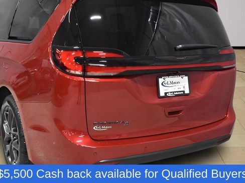 New 2026 Chrysler Pacifica Select w/ S Appearance Package FWD image 38
