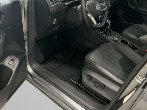 Certified 2024 Volkswagen Tiguan SE AWD/4WD image 30