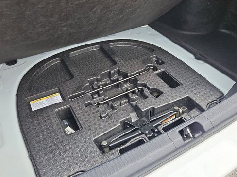 Used 2023 Toyota Camry SE image 29