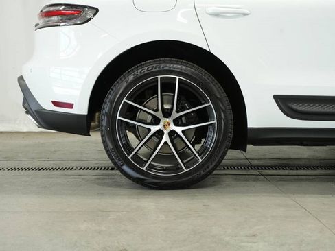 New 2025 Porsche Macan image 40