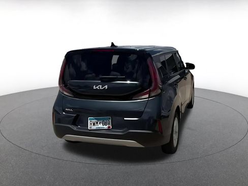 Used 2025 Kia Soul LX w/ LX Technology Package FWD image 14
