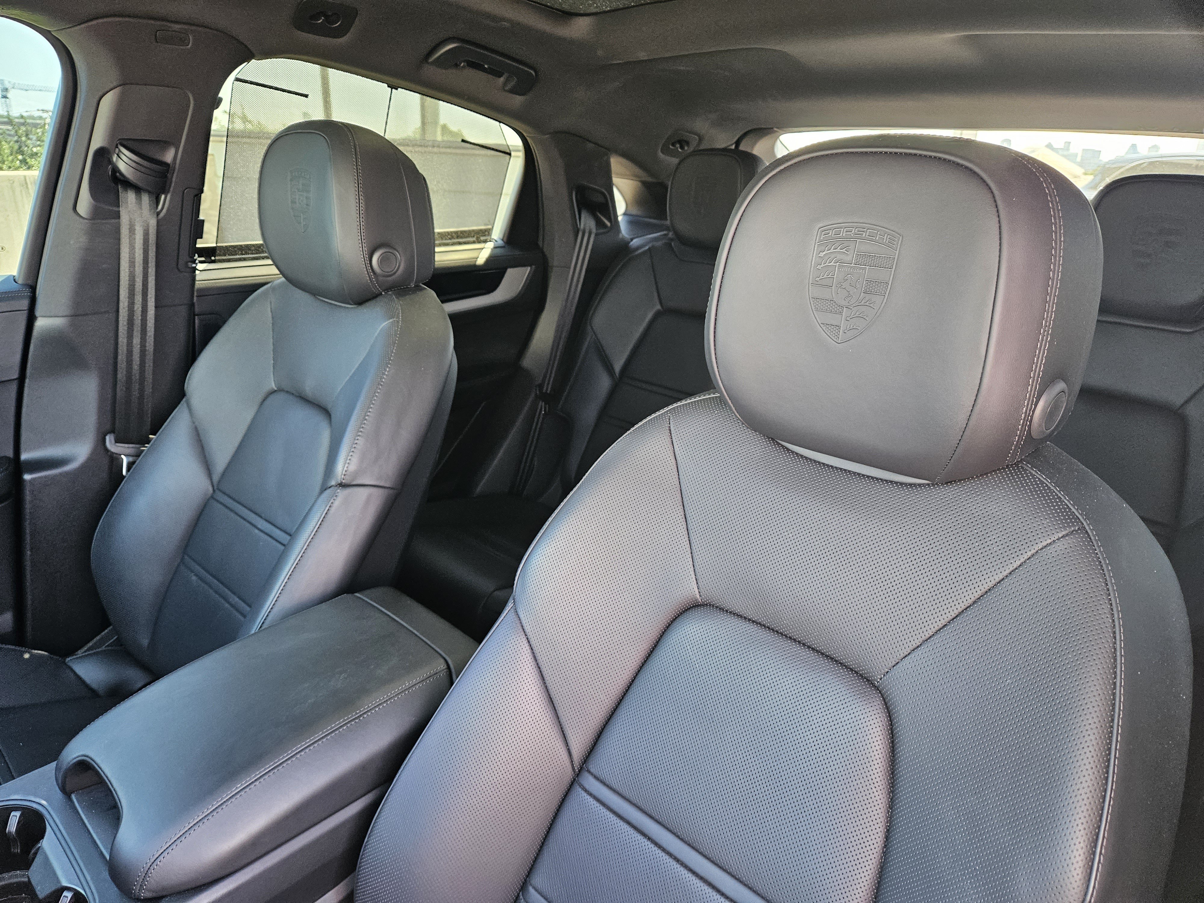 Certified 2025 Porsche Cayenne S AWD/4WD image 6