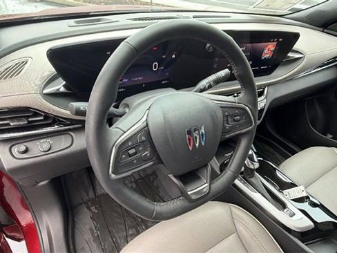 Used 2024 Buick Envista Avenir image 32