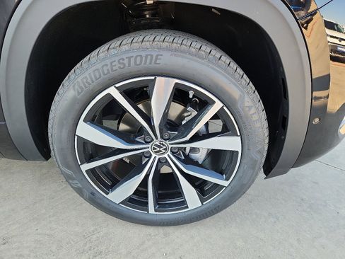 New 2026 Volkswagen Atlas SEL Premium R-Line image 9