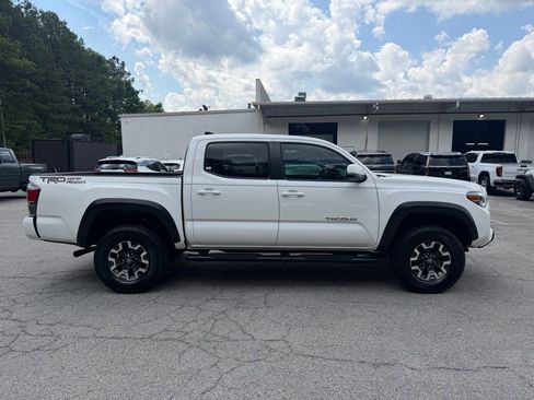 Used 2019 Toyota Tacoma TRD Off-Road w/ Technology Package RWD image 8