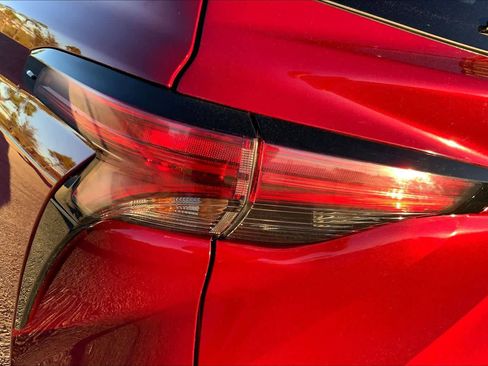 Used 2021 Toyota Sienna LE FWD image 27