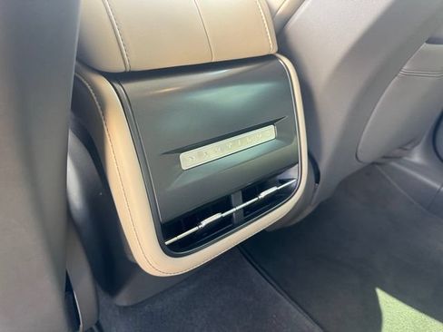 Used 2025 Lincoln Nautilus Premier AWD/4WD image 13
