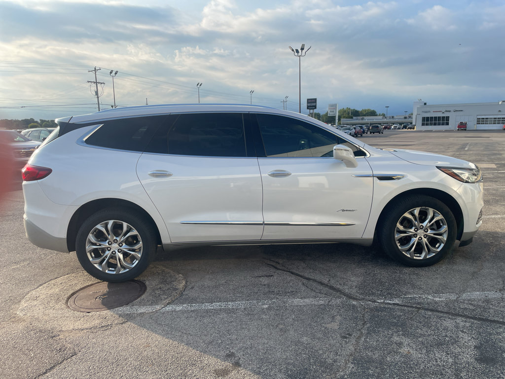 Used 2018 Buick Enclave Avenir w/ Avenir Technology Package AWD/4WD image 5