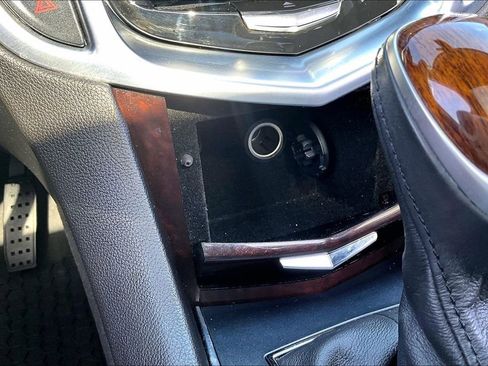 Used 2015 Cadillac SRX Luxury image 26