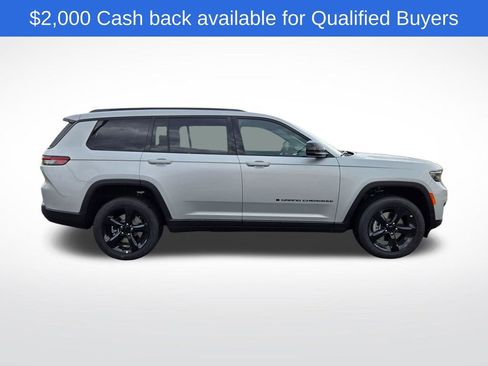 New 2025 Jeep Grand Cherokee L Altitude image 2