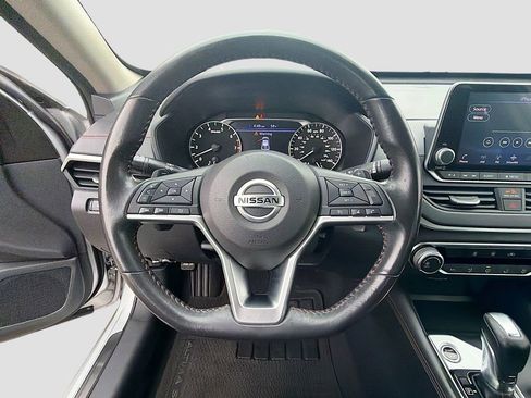 Used 2022 Nissan Altima 2.5 SR FWD image 34