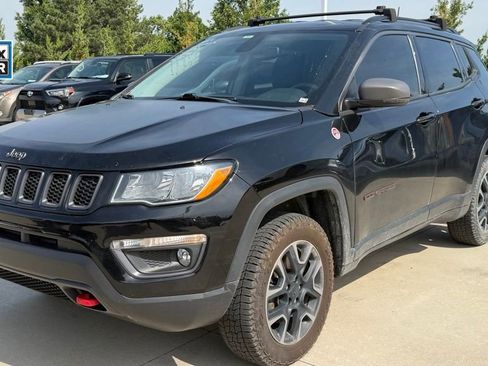 Used 2019 Jeep Compass Trailhawk w/ Cold Weather Group AWD/4WD image 1
