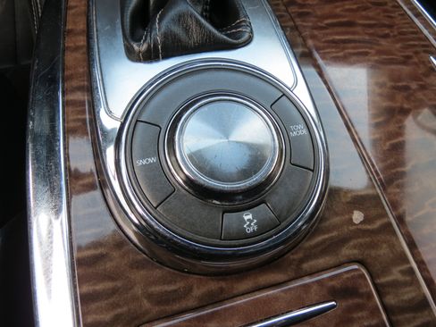 Used 2017 Nissan Armada SL w/ Interior Lighting Package image 21