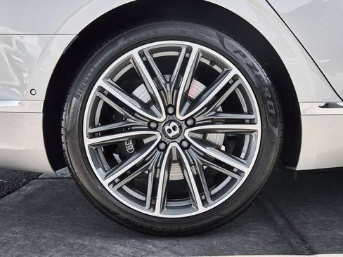 Used 2022 Bentley Flying Spur W12 AWD/4WD image 19