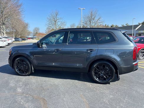 Used 2022 Kia Telluride EX w/ EX Premium Package image 2
