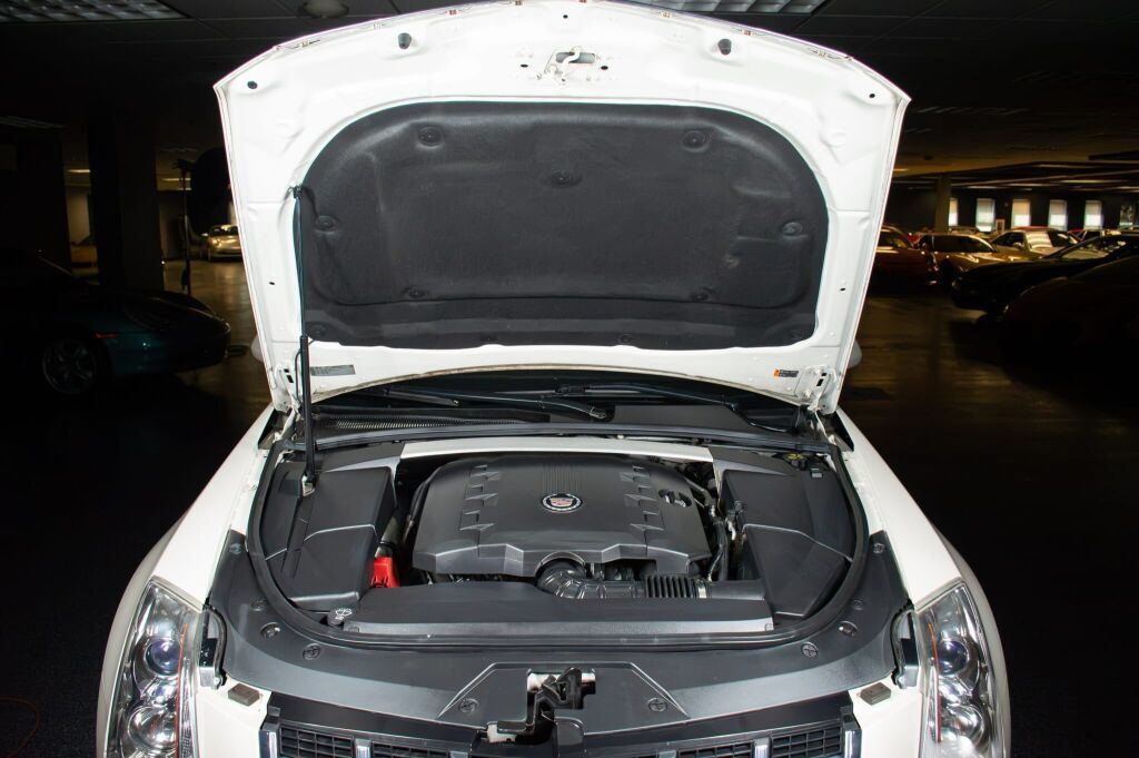 Used 2014 Cadillac CTS Luxury RWD image 5