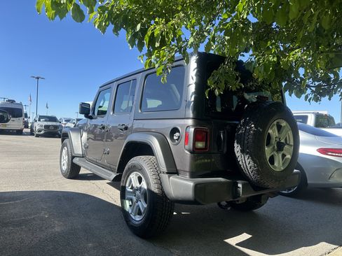 Used 2021 Jeep Wrangler Unlimited Sport AWD/4WD image 5