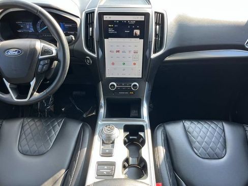 Used 2023 Ford Edge Titanium AWD/4WD image 17