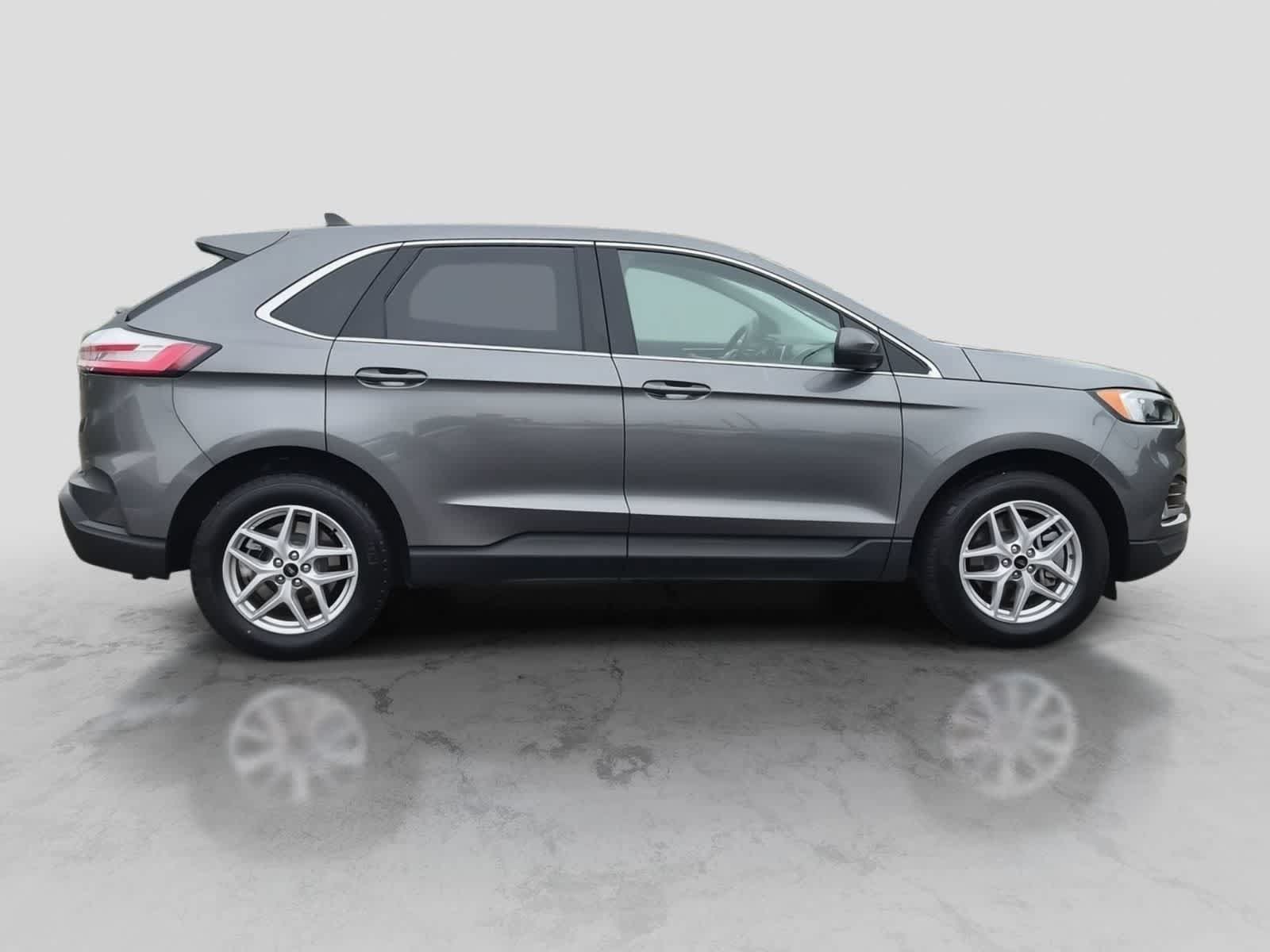 Used 2024 Ford Edge SEL w/ Convenience Package AWD/4WD image 9