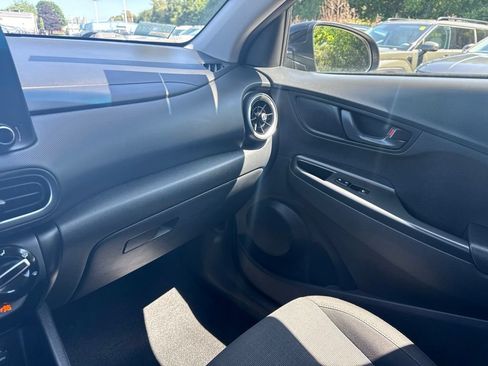 Used 2022 Hyundai Kona SEL AWD/4WD image 31