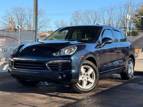 Used 2014 Porsche Cayenne Platinum Edition image 1
