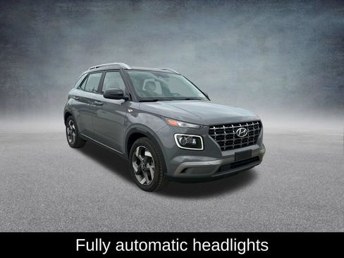 Used 2023 Hyundai Venue Limited w/ Cargo Package FWD image 8