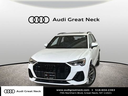 Used 2023 Audi Q3 2.0T Premium w/ Black Optic Sport Package AWD/4WD image 1