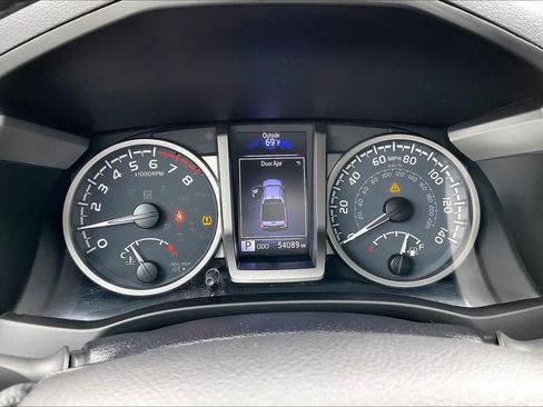 Used 2021 Toyota Tacoma SR5 w/ Technology Package AWD/4WD image 25