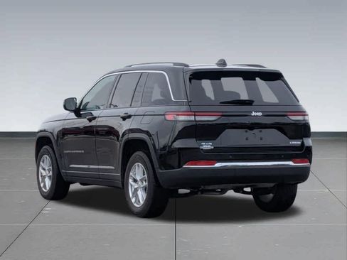 Used 2023 Jeep Grand Cherokee Laredo AWD/4WD image 4