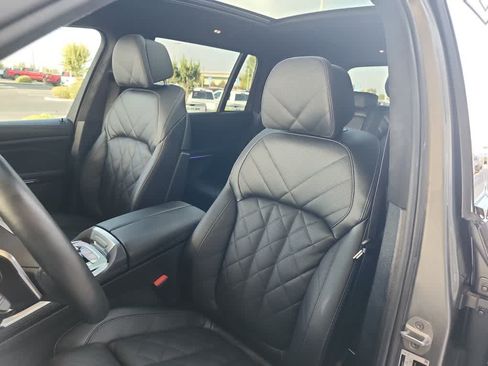 Used 2026 BMW X7 xDrive40i w/ M Sport Package AWD/4WD image 16