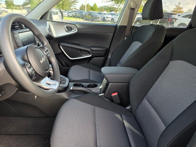 Certified 2025 Kia Soul LX FWD image 14
