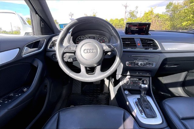 Used 2018 Audi Q3 2.0T Premium Plus w/ Premium Plus Package AWD/4WD image 5