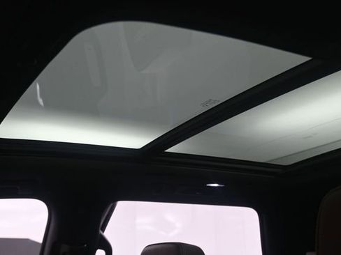 Used 2023 Chevrolet Tahoe High Country AWD/4WD image 16