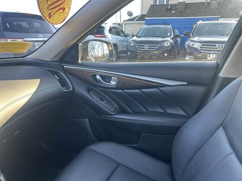 Used 2018 INFINITI Q50 Luxe w/ Essential Package (3.0T Luxe) image 12