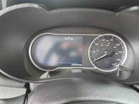 Used 2022 Nissan Versa SR w/ Convenience Package image 20