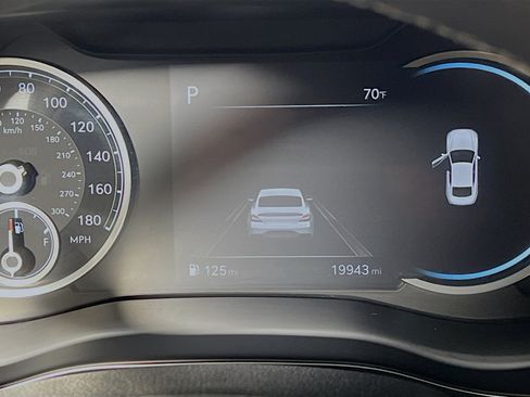 Used 2023 Genesis G70 2.0T image 22