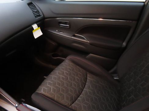 New 2025 Mitsubishi Outlander Sport LE image 18