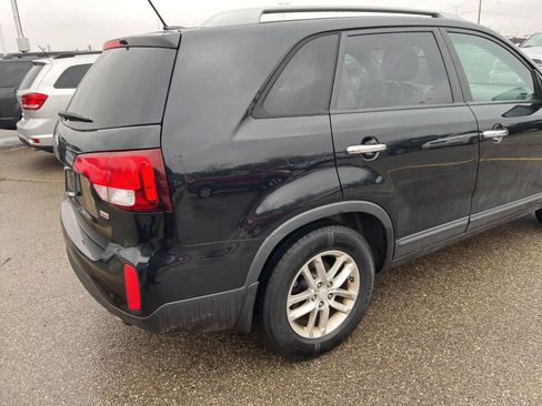 Used 2014 Kia Sorento LX image 15