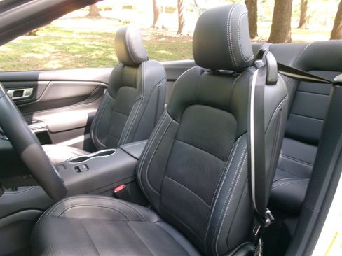Used 2025 Ford Mustang Premium RWD image 18