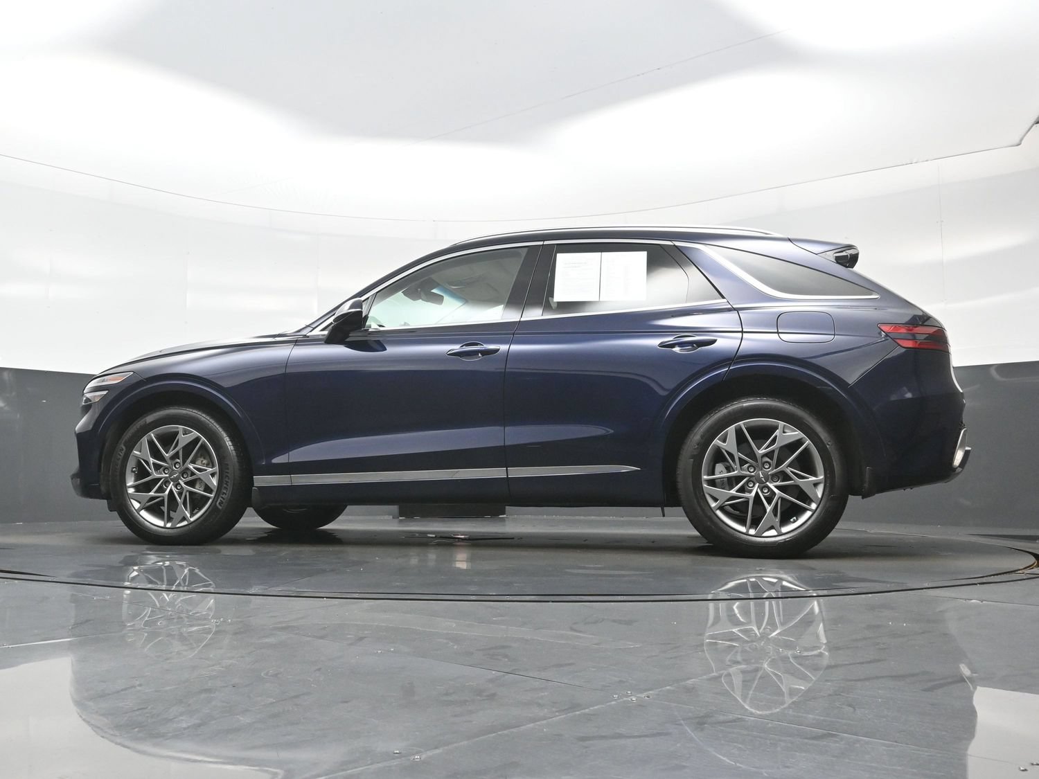 Used 2025 Genesis GV70 2.5T w/ Select Package AWD/4WD image 29